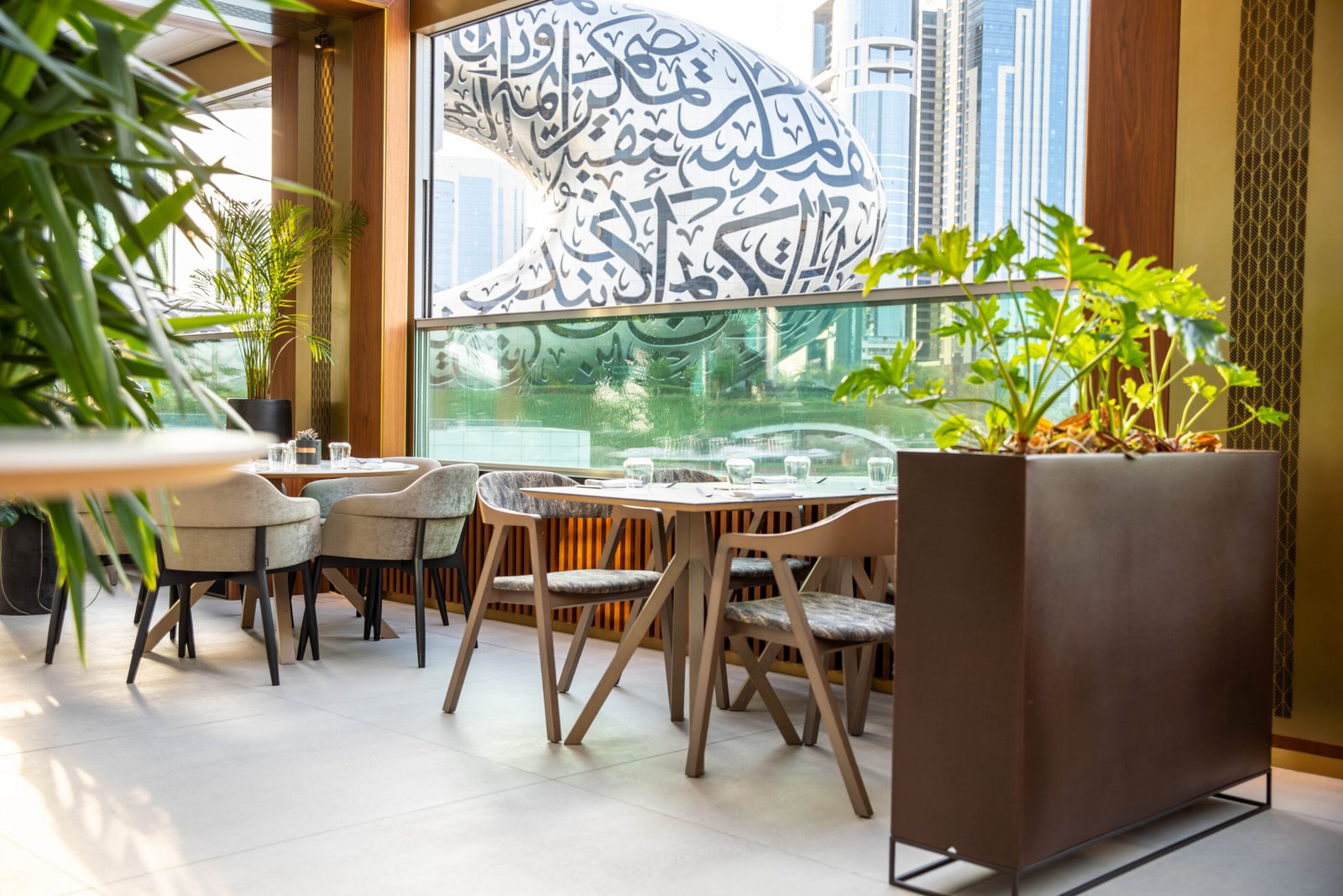 Leen's Dubai Restaurant & Lounge Hakoom Travels